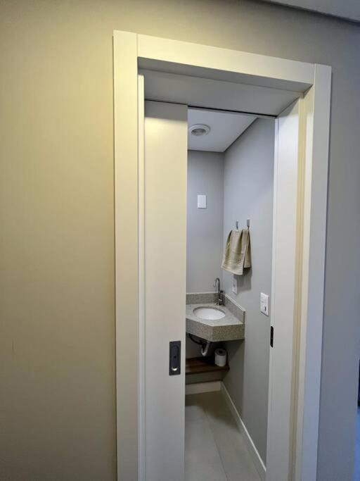Apartamento 2 Suites Com Piscina E Churrasqueira, Ao Lado Da Ufsc Florianopolis Bagian luar foto