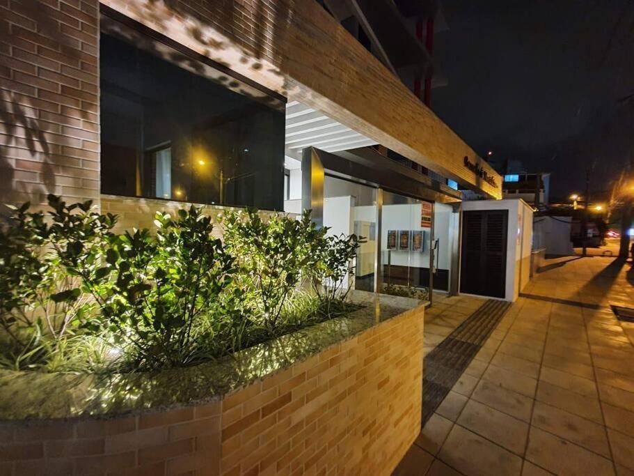 Apartamento 2 Suites Com Piscina E Churrasqueira, Ao Lado Da Ufsc Florianopolis Bagian luar foto